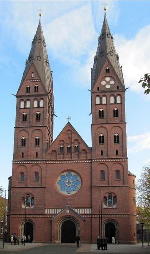 Der Hamburger St. Marien-Dom von außen.