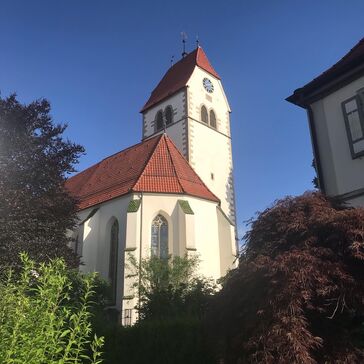 Die Kirche St. Jodokus in Immenstaad von außen.