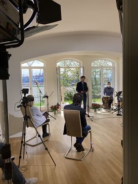 Innenraum einer Villa, Set-Up mit Filmkameras